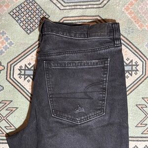 American Eagle Super High rise Ankle Straight Distressed Black Jeans